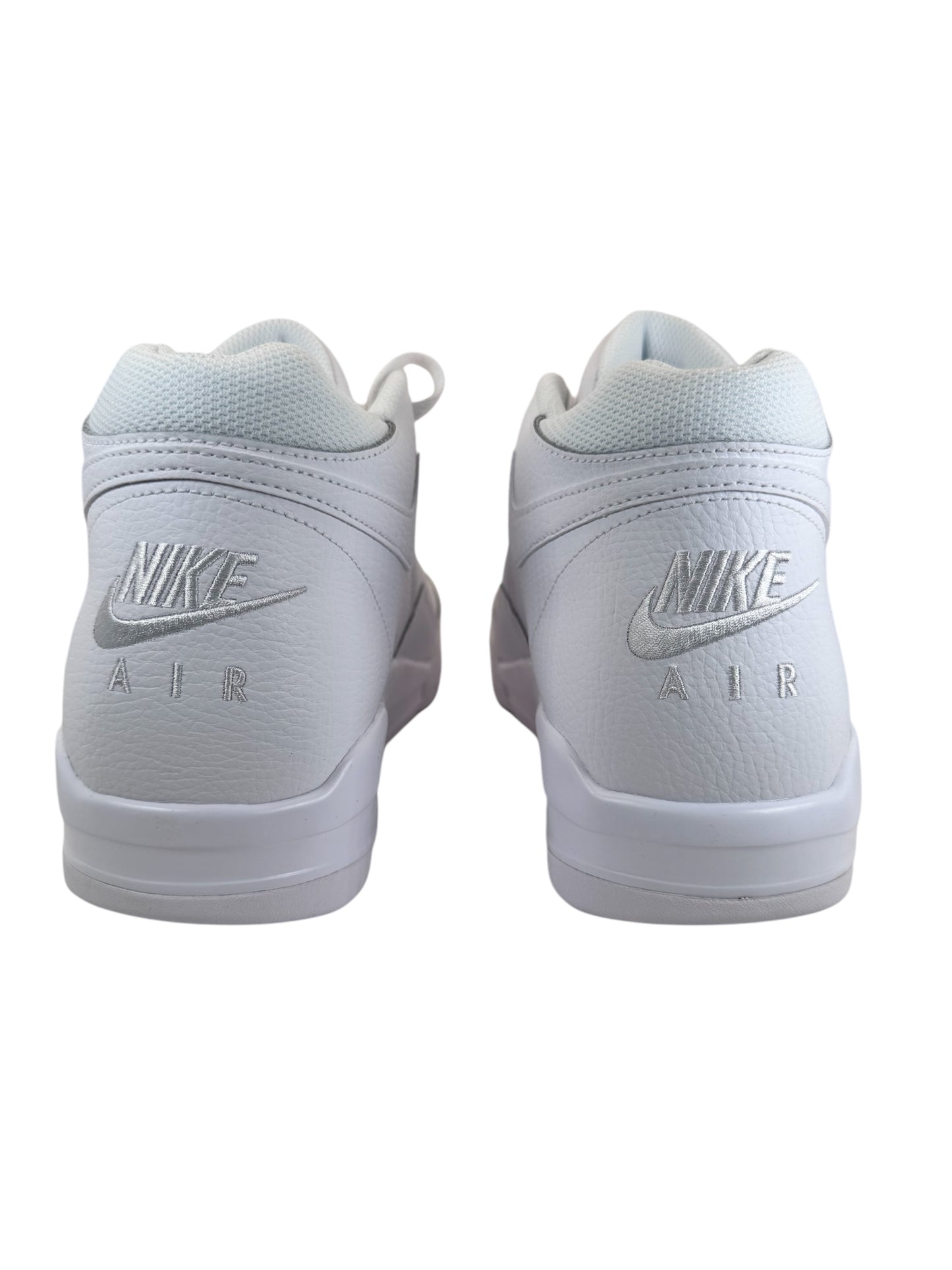 El Nike Flight Legacy ‘Triple White’