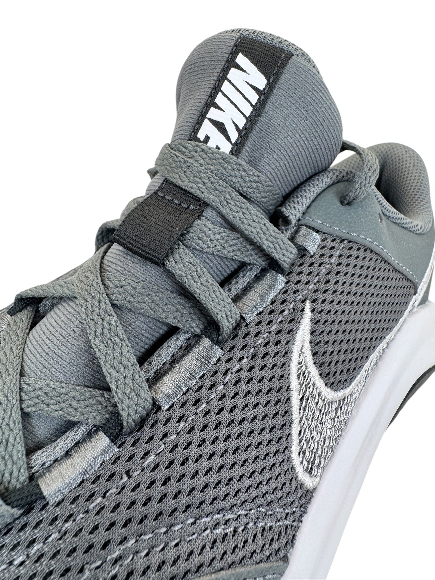 El Nike Legend Essential 3 Next Nature